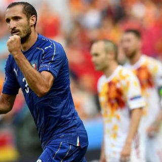 Italia vence a España; se medirá a Alemania en cuartos