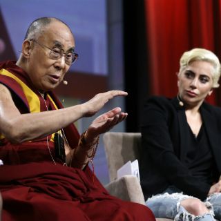 China advierte motivos de reunión entre Dalai Lama y Lady Gaga