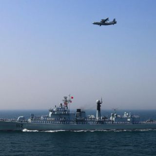 Norcorea instala ametralladoras en sus barcos, según Seúl