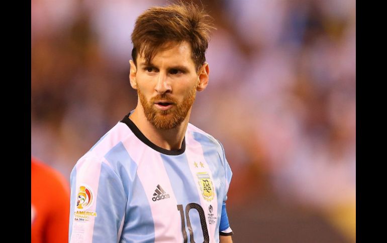 Messi, de 29 años, anunció este domingo su decisión de dejar la Selección argentina tras perder su tercera final consecutiva. AFP / ARCHIVO
