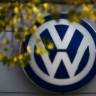 Volkswagen acepta pagar 14 mil 700 MDD en caso de emisiones