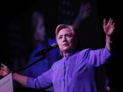 Hillary Clinton manejaba el departamento de Estado cuando rebeles atacaron la embajada en Bengasi y  murió el embajador. AFP / ARCHIVO