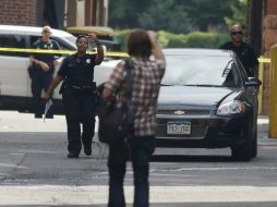 La mujer herida fue trasladada en estado crítico a un hospital. AP / D. Zalubowski