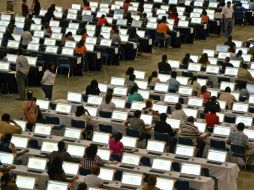 Esos docentes ocuparán espacios en escuelas en comunidades donde no tienen maestros desde hace meses. NTX / ARCHIVO