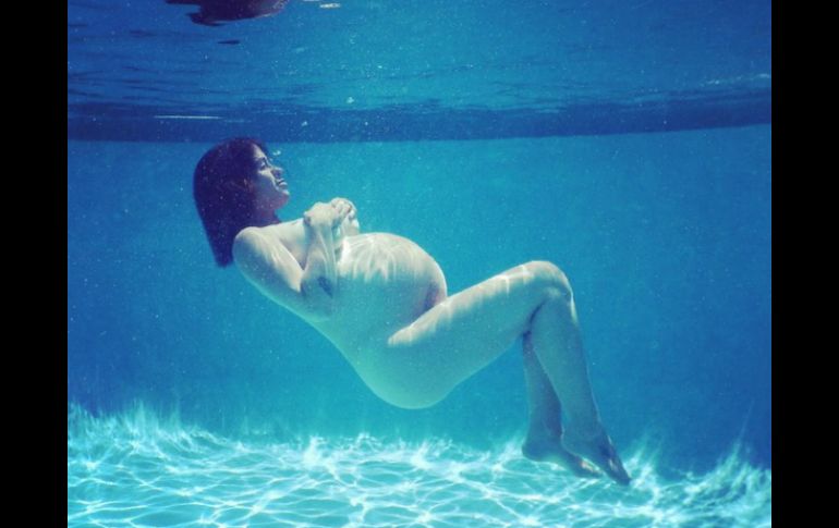 Alanis Morissette compartió en su cuenta de Instagram un momento muy especial e íntimo de su embarazo. INSTAGRAM / alanis