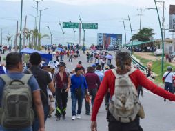 Maestros y simpatizantes de la CNTE realizan bloqueos en carreteras de Chiapas. SUN / ARCHIVO