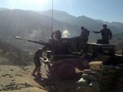 Estados Unidos mantiene unos nueve mil 800 efectivos en el país en misiones de asesoramiento y antiterroristas. AP / ARCHIVO