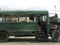 En al autobús circulaban cadetes en entrenamiento. EFE / H. Amid