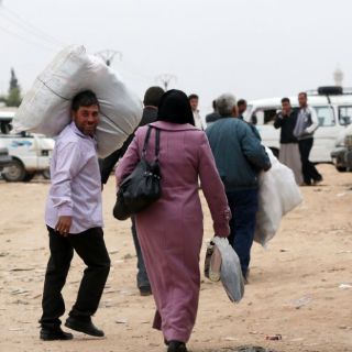 Inanición amenaza a sirios atrapados cerca de Jordania: MSF