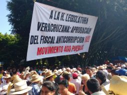 La sede del Congreso de Veracruz, donde sería nombrado el Fiscal, es sitiado por el Movimiento de los 400 Pueblos. TWITTER / @400pueblos