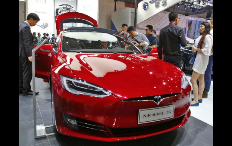 El accidente ocurrión en mayo cuando el conductor del Tesla usaba el sistema de 'piloto automático'. EFE / W. Hong