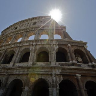 Resplandece nuevamente el Coliseo de Roma