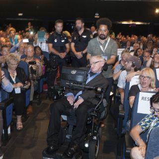 La ciencia avanza 'sin barreras ni fronteras', Hawking sobre el 'brexit'