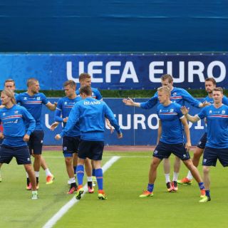 Islandia va por el desafío ante Francia