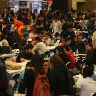 Voluntarios, fundamentales en Campus Party