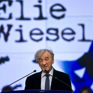 Muere el escritor Elie Wiesel, Nobel de la Paz 1986