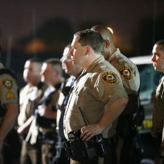 Más agentes hispanos custodian la frontera sur de EU