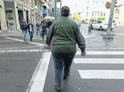 En el combate a la obesidad, el Gobierno chileno podrá multar a productores y vendedores. EFE / ARCHIVO