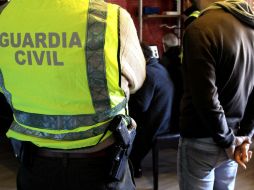 Hasta el momento, los agentes han intervenido cientos de miles de archivos. EFE / Guardia Civil Española