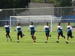 El técnico Matías Almeyda comenzará a delinear el equipo con el cual jugará ante los escualos. TWITTER / @Chivas