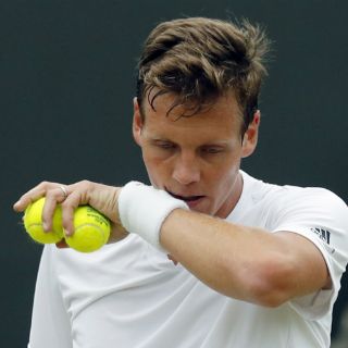 Tomas Berdych avanza a cuartos de final en Wimbledon