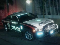 El vehículo termina su marcha en un poste en la banqueta. No se reportan lesionados. ESPECIAL /