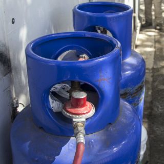 Recomiendan revisar tanques de gas para evitar fugas