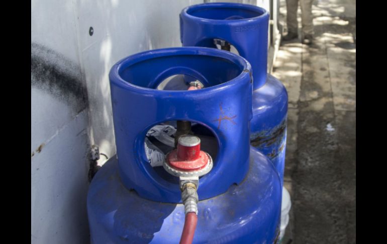 Se debe tener cuidado con este combustible, pues su inhalación continua causa daños a la salud, desde dolor de cabeza, naúseas y vómito EL INFORMADOR / ARCHIVO