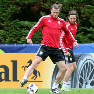 Dos amigos se juegan una Final