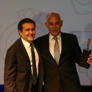 Entregan medalla al Mérito Industrial en Jalisco
