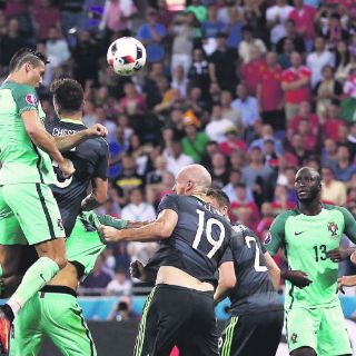 Cristiano tiene a Portugal cerca del título