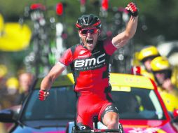 Línea de meta. Greg Van Avermaet festeja tras conseguir el triunfo en la quinta etapa celebrada ayer. EFE / Y. Valat