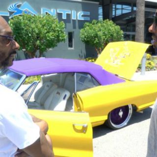 Snoop Dogg regala a Kobe Bryant descapotable personalizado