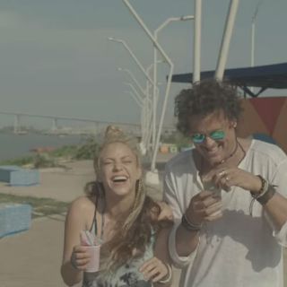 Carlos Vives y Shakira lanzan video de 'La Bicicleta'