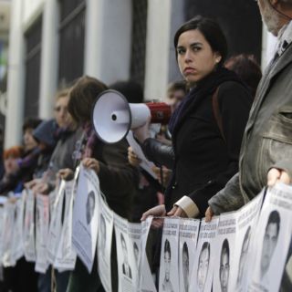 Familiares de los 43 normalistas anuncian nuevas acciones