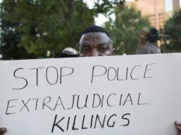 Seis de cada 10 afroamericanos y latinos perciben que las relaciones raciales en EU son ''generalmente malas''. AFP / L. Buckman