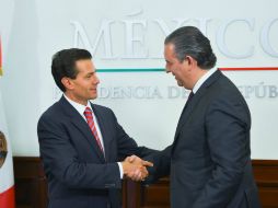 Peña Nieto y Gutiérrez Candiani durante su nombramiento. NTX / Presidencia