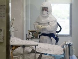 En tres días, el virus se propagó a 82 personas a partir de un paciente de una sala de urgencias abarrotada. AP / ARCHIVO