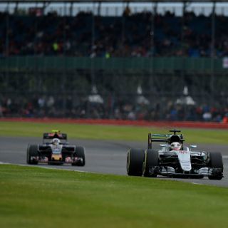 Nico Rosberg lidera la Q1 en la ronda clasificatoria en Silverstone