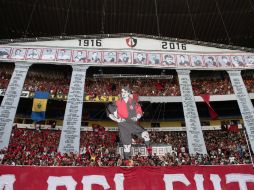 En la cabecera del estadio aparecieron imágenes de las máximas figuras del Atlas. MEXSPORT / D. Leah