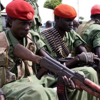 Miles de sursudanenes huyen de Juba