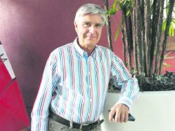 David Marsh afirma que se debne reducir horas en las aulas y mejorar la calidad y aprovechamiento. ESPECIAL /