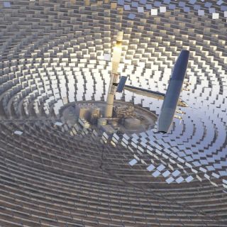 Solar Impulse 2 despega de Sevilla rumbo a Egipto