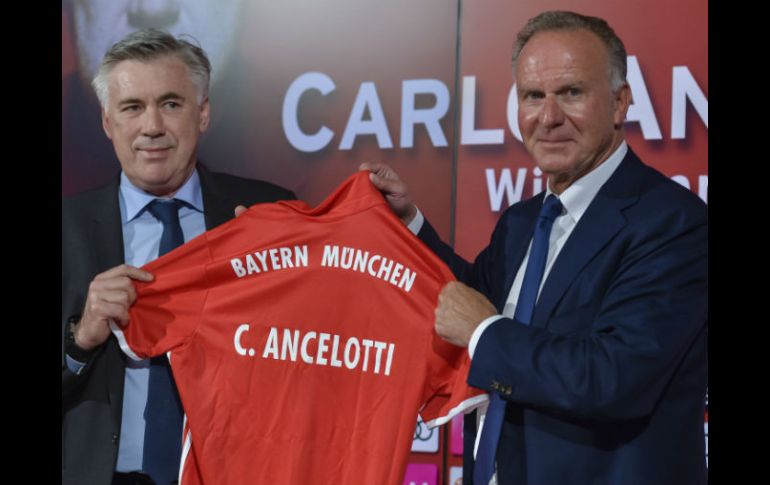 Carlo Ancelotti, quien este lunes tuvo la primera práctica con la escuadra alemana, desea continuar con el estilo de Pep Guardiola. AFP / G. Schiffman