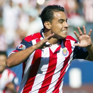 Omar Bravo deja a las Chivas