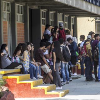 Redes sociales y drogas, causas de bajo rendimiento escolar