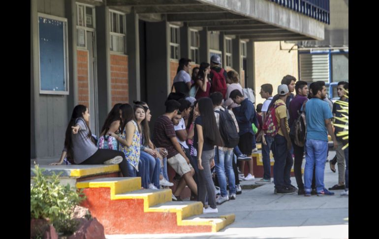 Los problemas más graves de los estudiantes podrían relacionarse a la falta de comunicación con la familia, indican especialistas. EL INFORMADOR / ARCHIVO
