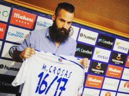 El centrocampista se mostró ilusionado por jugar en el club Blanquiazul. TWITTER / @marccrosas