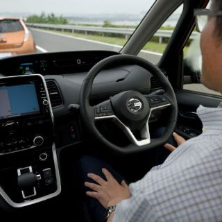 Nissan lanzará su primer coche con piloto automático