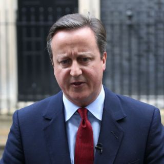 Cameron presenta hoy su dimisión a Isabel II